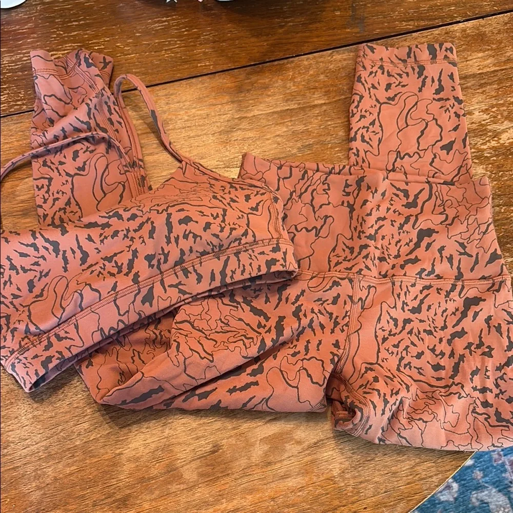 lululemon athletica Rust Set - Picture 1 of 6